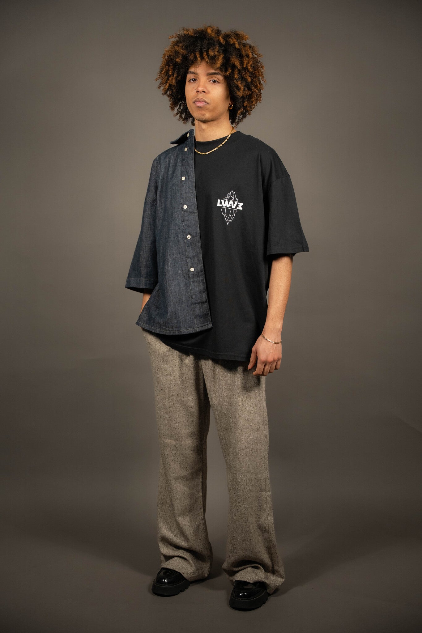 V1 ESSENTIAL ICEBERG ONYX TEE