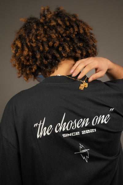 V2 ESSENTIAL CURVED LOGO ONYX TEE