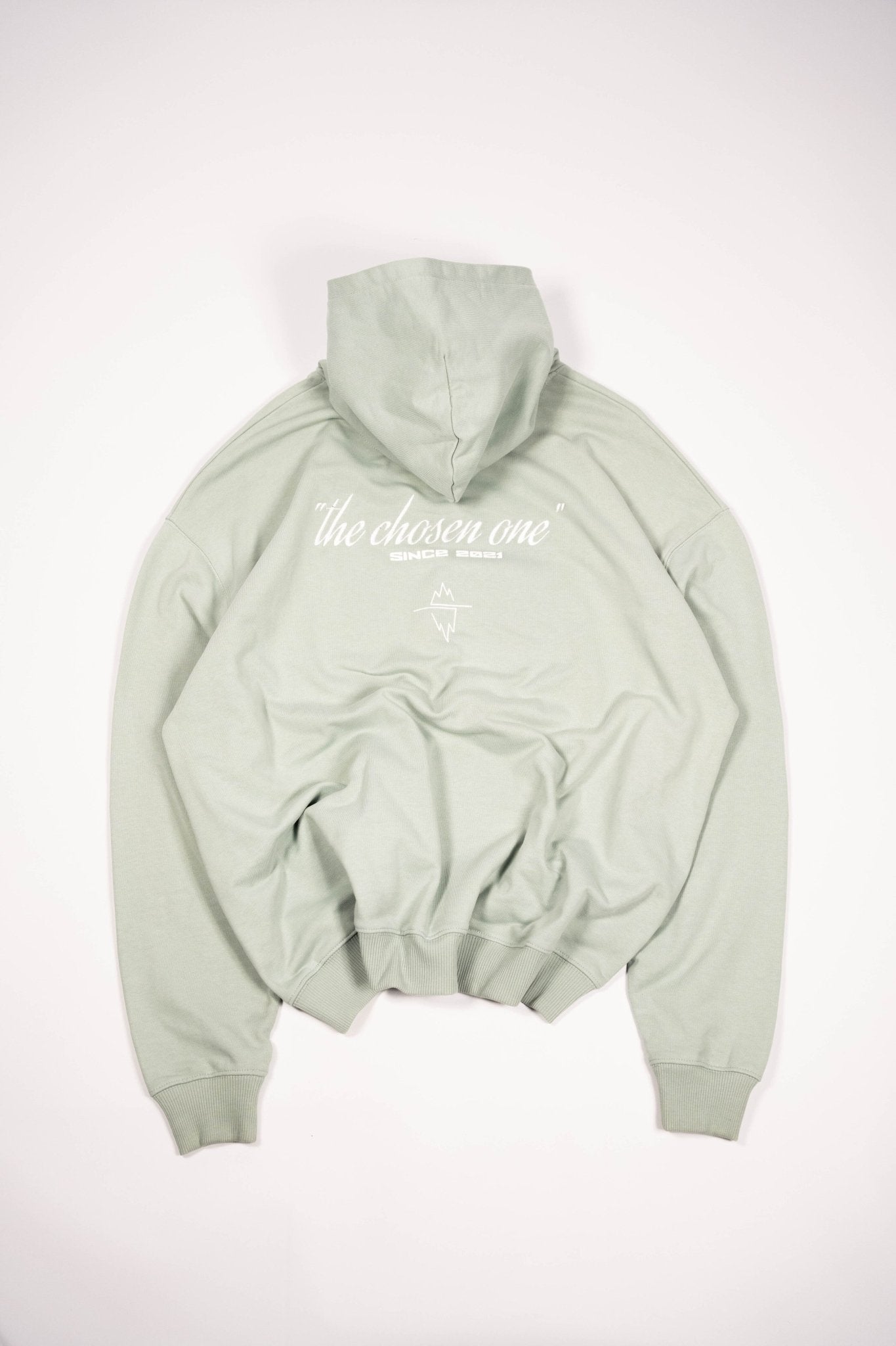 V2 ESSENTIAL CURVED LOGO ACQUAMARINE HOODIE